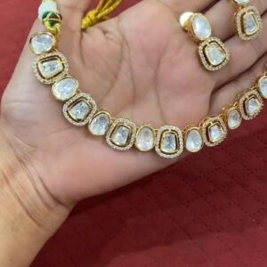 Elegant Kundan Jewellery Set